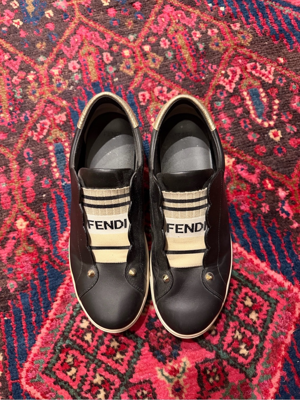 Fendi logo slip on sneakers - size 39